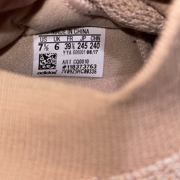 Adidas UltraBoost Laceless - Picture 9 of 9